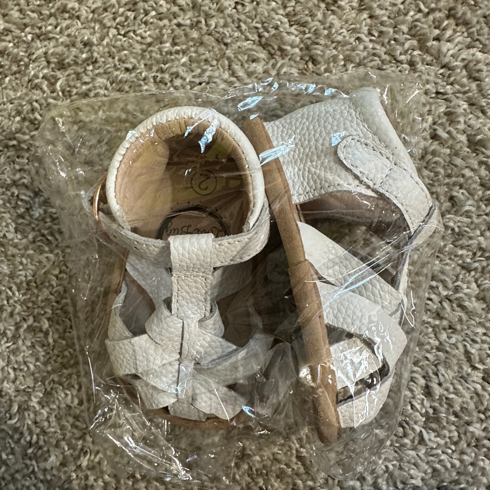 NEW Little Love Bug shoes size 2 white closed size sandals